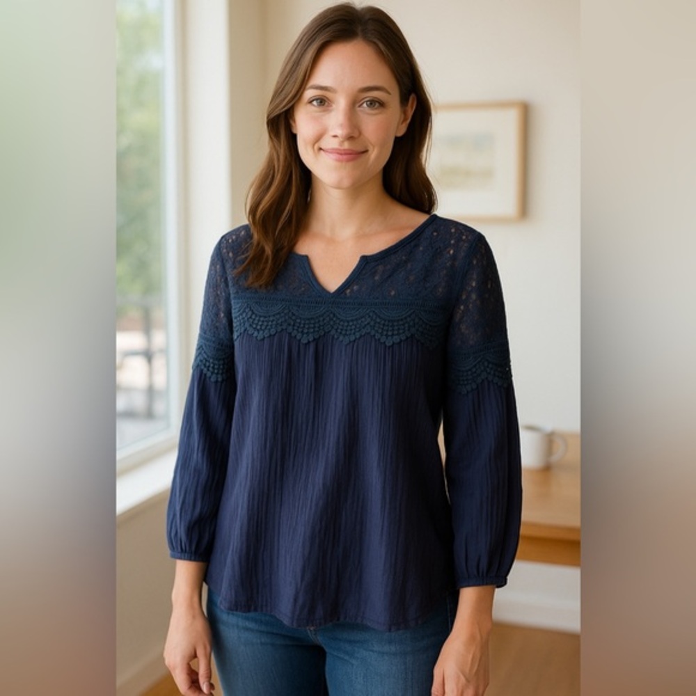 Ellie & Kate Boutique Navy Lace Yoke V Neck 3/4 Sleeve Top. Size XL. EUC. #794